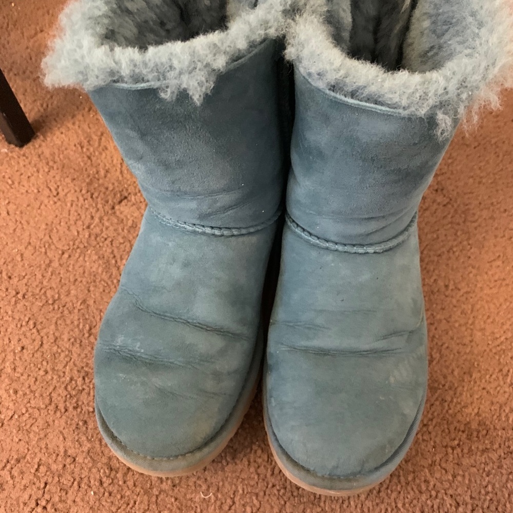 ugg - Picture 2 of 3